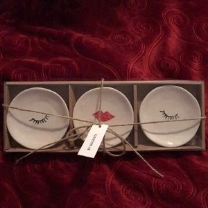New Rare Rae Dunn Eyelash & Lipstick Lip dishes